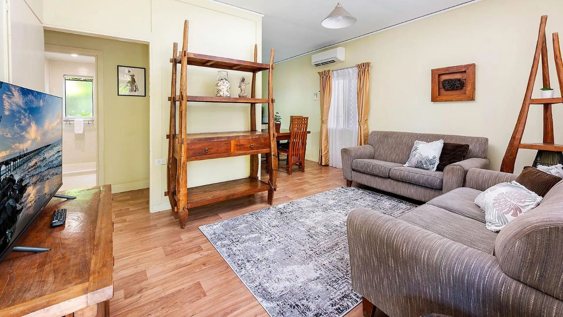 Coconut Palms Deluxe Two Bedroom Apartment Scarness